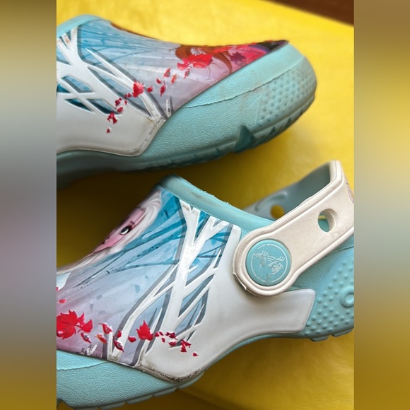 Frozen crocs - Picture 4 of 4